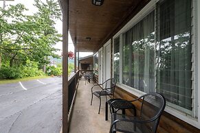 Scotty's Lakeside Resort