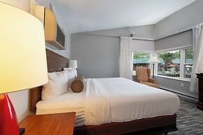 Scotty's Lakeside Resort