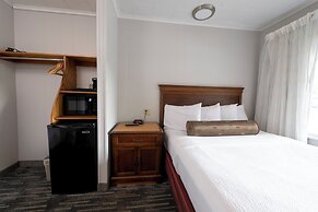 Scotty's Lakeside Resort