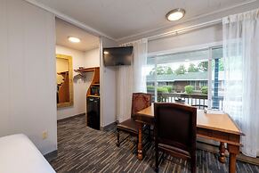 Scotty's Lakeside Resort