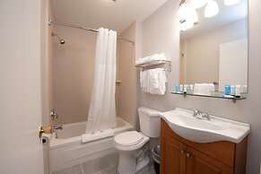 Scotty's Lakeside Resort