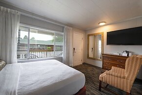 Scotty's Lakeside Resort