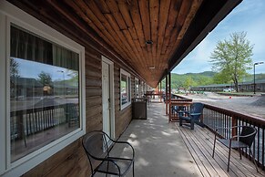 Scotty's Lakeside Resort