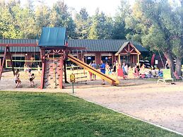 Scotty's Lakeside Resort