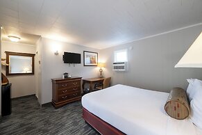 Scotty's Lakeside Resort