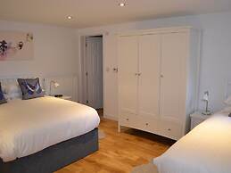 The Queens Head Hotel