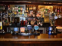 The Queens Head Hotel