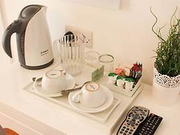 The Queens Head Hotel