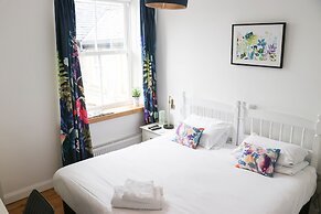 The Queens Head Hotel