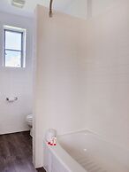 Hotel Richmond Hill ON North