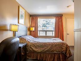 Hotel Richmond Hill ON North