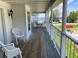 Bay Breeze Resort