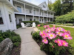 Bay Breeze Resort