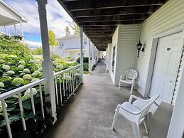 Bay Breeze Resort