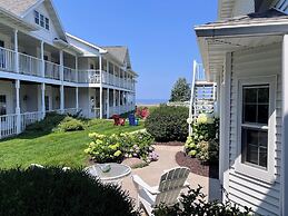 Bay Breeze Resort