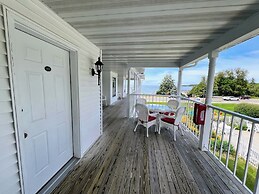 Bay Breeze Resort