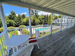 Bay Breeze Resort
