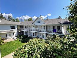Bay Breeze Resort