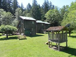 Forest Echoes Cabins