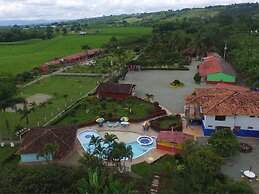 Hotel Campestre Tucanes