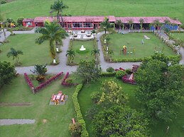 Hotel Campestre Tucanes