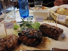 Elephants Footprint Lodge