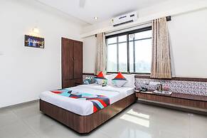 FabExpress Sai Grand Castle Inn