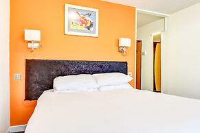 The Hotel Rafiya, Redditch