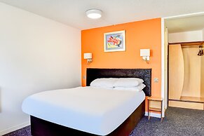 The Hotel Rafiya, Redditch