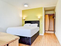 The Hotel Rafiya, Redditch
