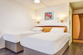The Hotel Rafiya, Redditch