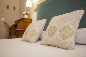 Hi Valencia Boutique