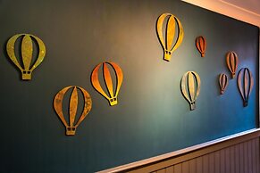 Almondsbury Inn & Lounge
