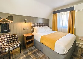 Almondsbury Inn & Lounge