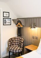 Almondsbury Inn & Lounge