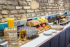 Almondsbury Inn & Lounge