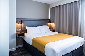 Almondsbury Inn & Lounge