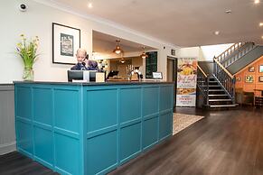 Almondsbury Inn & Lounge