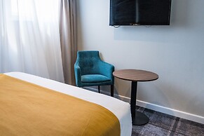 Almondsbury Inn & Lounge