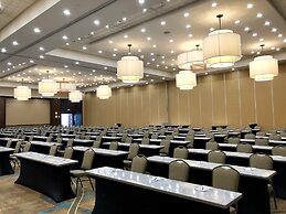 Embassy Suites by Hilton Chicago Naperville