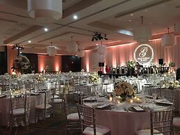 Embassy Suites by Hilton Chicago Naperville