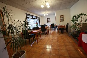 Ewenny Farm Guesthouse