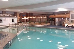 Village West Resort & Hotel