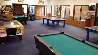 Village West Resort & Hotel