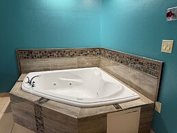 Plymouth Bay Inn and Suites