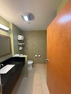 Plymouth Bay Inn and Suites