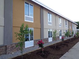 Plymouth Bay Inn and Suites