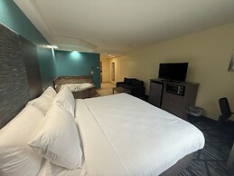 Plymouth Bay Inn and Suites