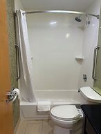 Plymouth Bay Inn and Suites