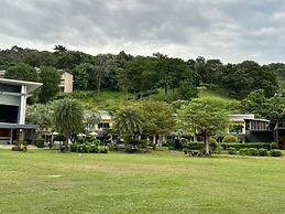 Gypsy Sea View Resort